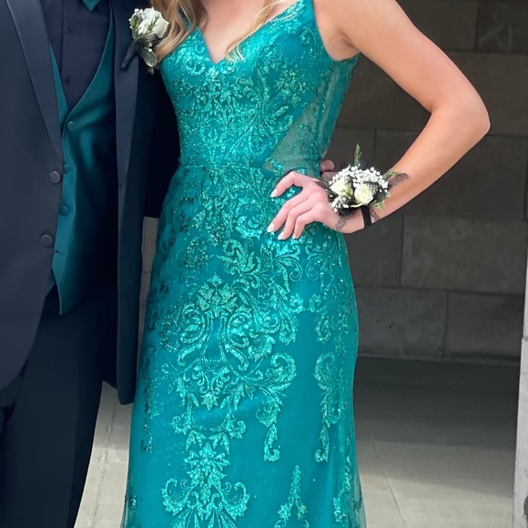 Prom dress from Stacey’s Bridal - Picture 4 of 5